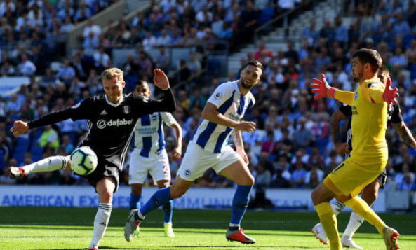 包含哈德斯菲尔德主场战胜布莱顿，提振士气取得胜利的词条