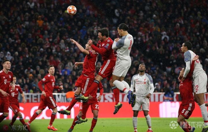 沙尔克遭遇惨败，面临困境挑战