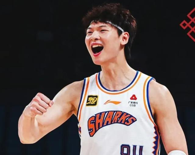 上海男篮火力全开，以惊人分差战胜对手