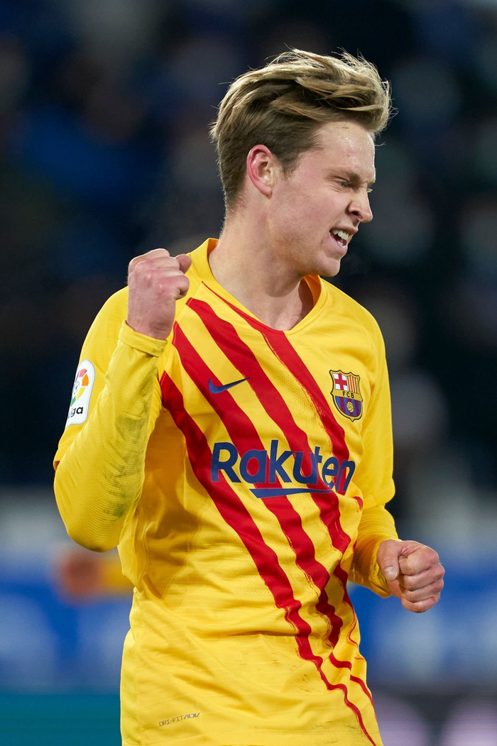 斯特拉斯堡主教练因红牌遭禁赛 斯特拉斯堡主教练因红牌遭禁赛