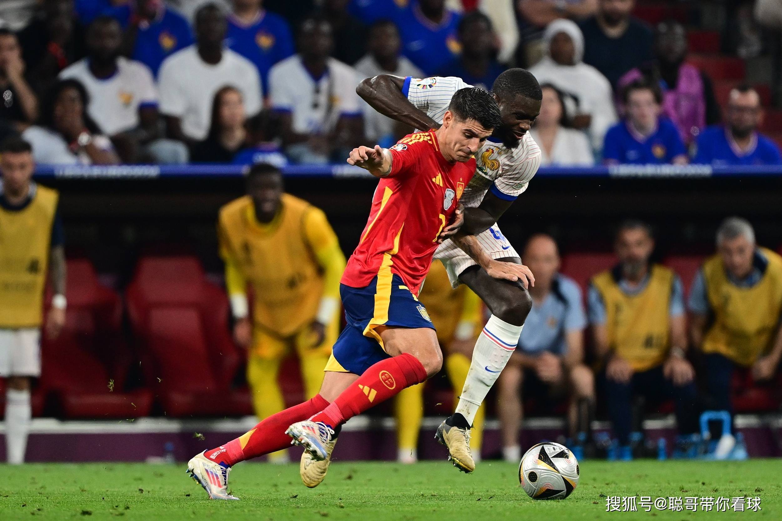 关于欧国联比赛进入激烈角逐，强队畅快厮杀的信息