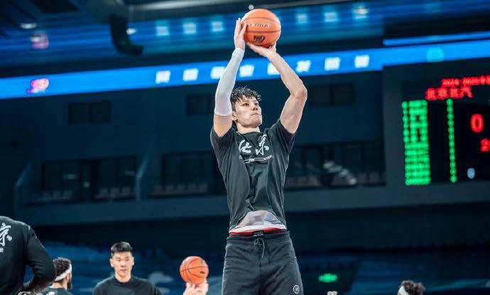 澳大利亚篮球联赛总冠军赛热火朝天