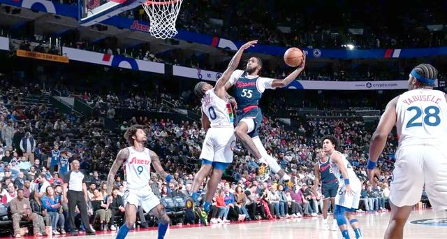 76人力克山东队，恩比德状态火热