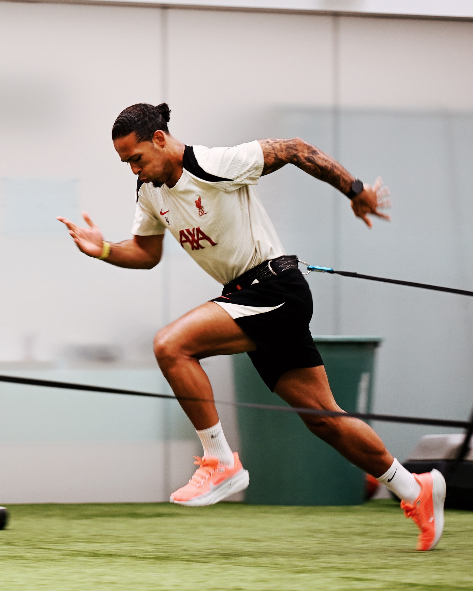 关于阿森纳主场逼平，表现有所进步的信息