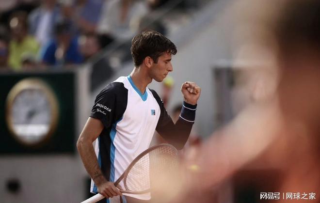 西班牙网球队绝地反击欧洲网球队，西西帕斯统治全场的简单介绍