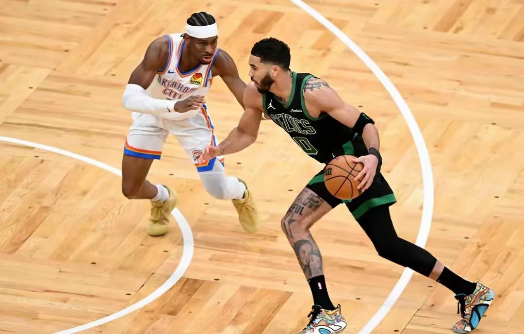 马刺完胜凯尔特人B队，利拉德送出助攻