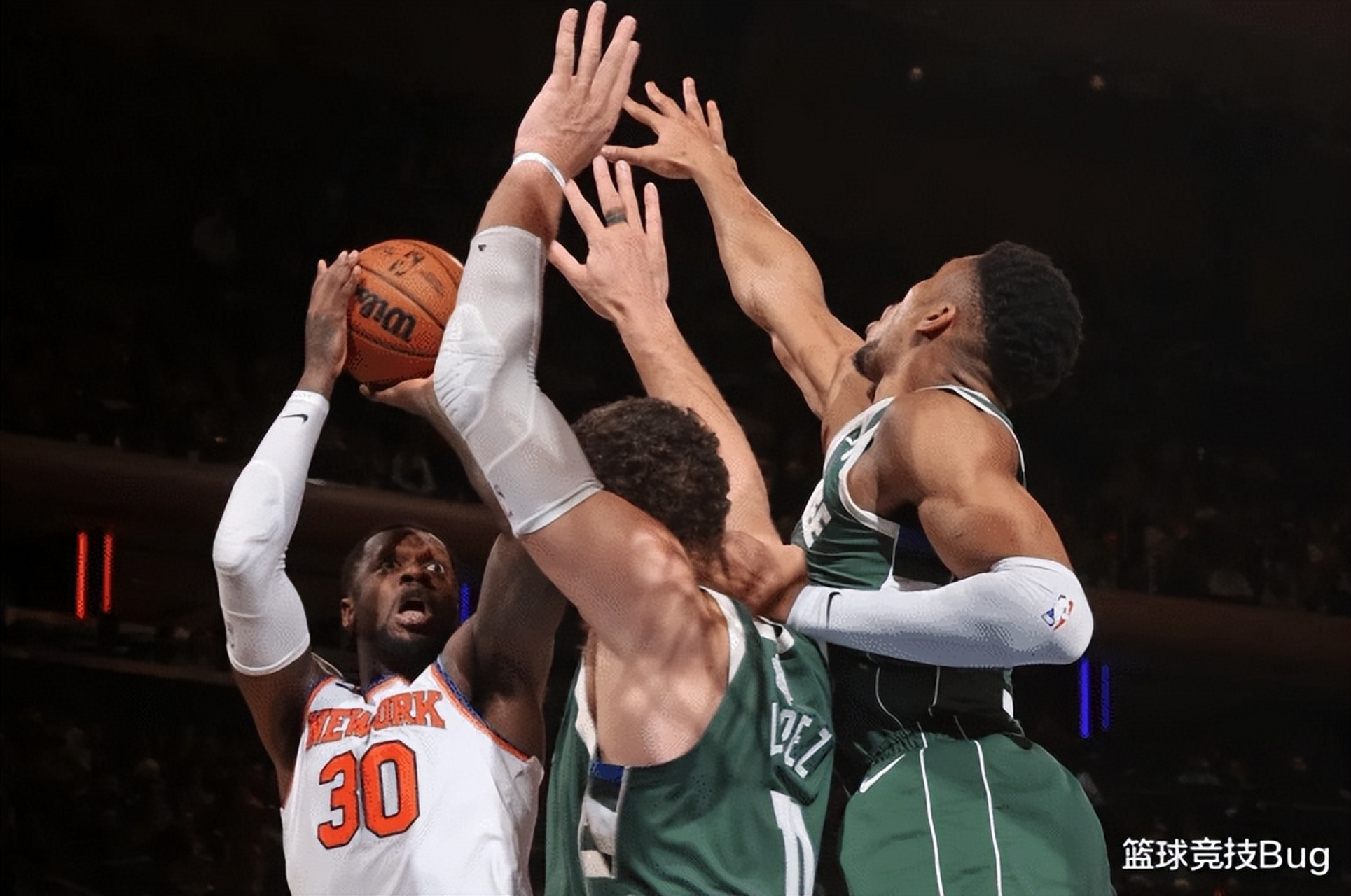 关于尼克斯力克雄鹿,布克扛起全队的信息 关于尼克斯力克雄鹿,布克扛起全队的信息