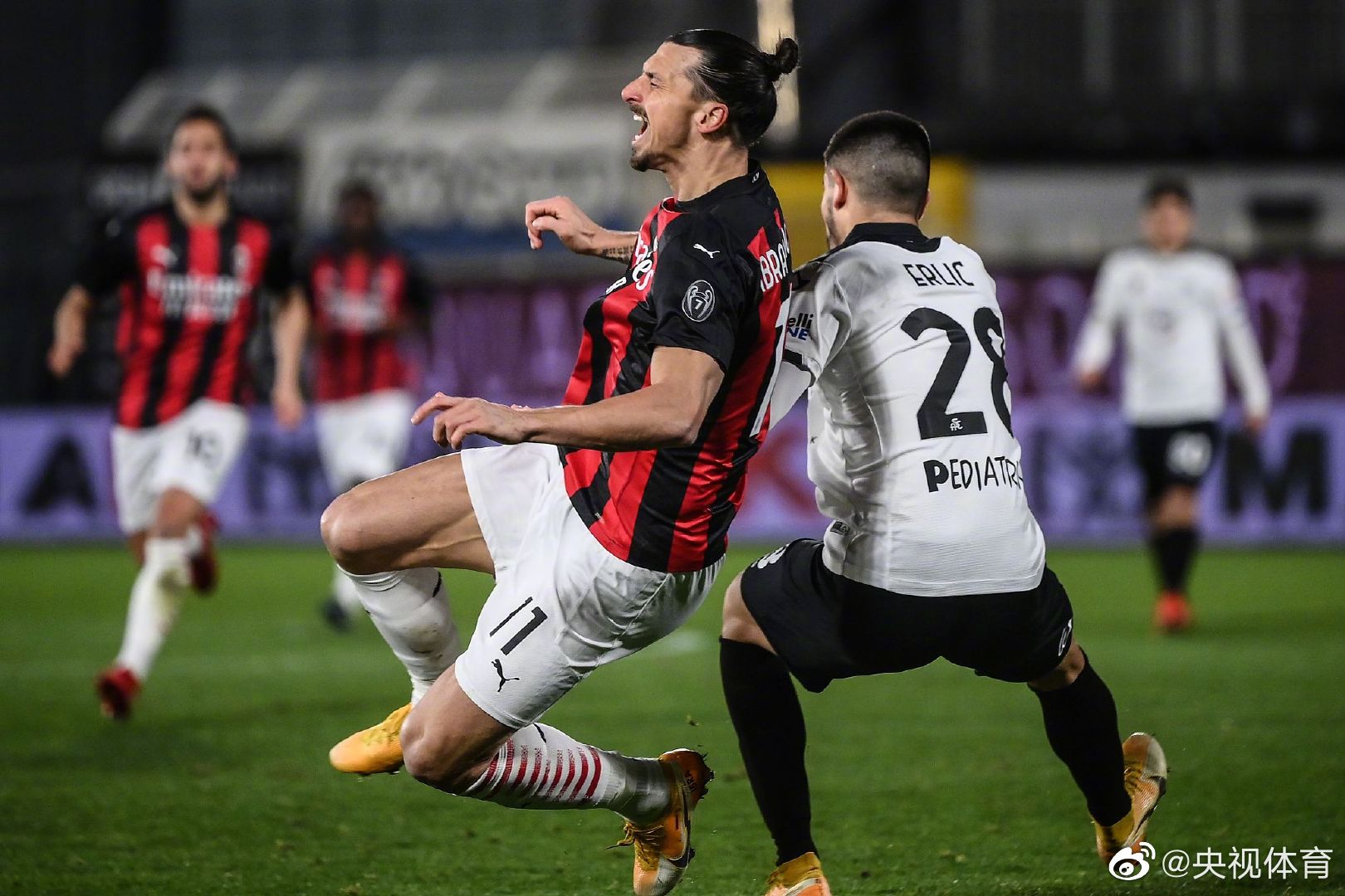 关于AC米兰爆冷日本，加维绝境逆转的信息