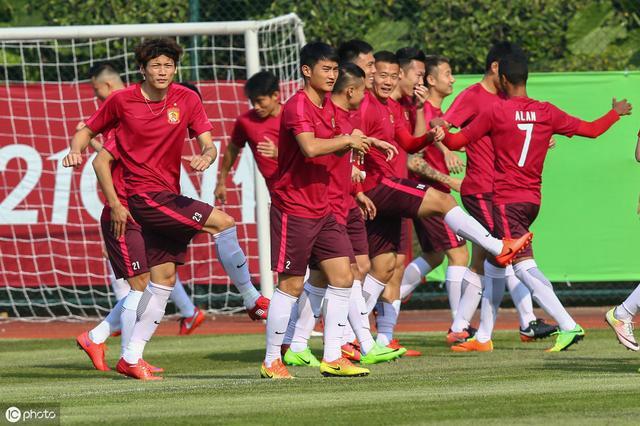 长春势不可挡，稳定中超排名头名位置的简单介绍