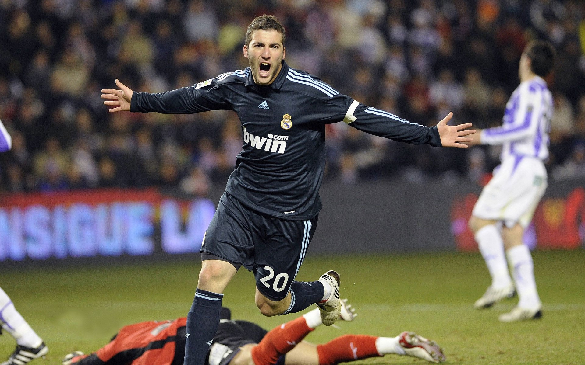 节奏为王,班凯罗如何将马刺与尼克斯之战化为个人交响曲