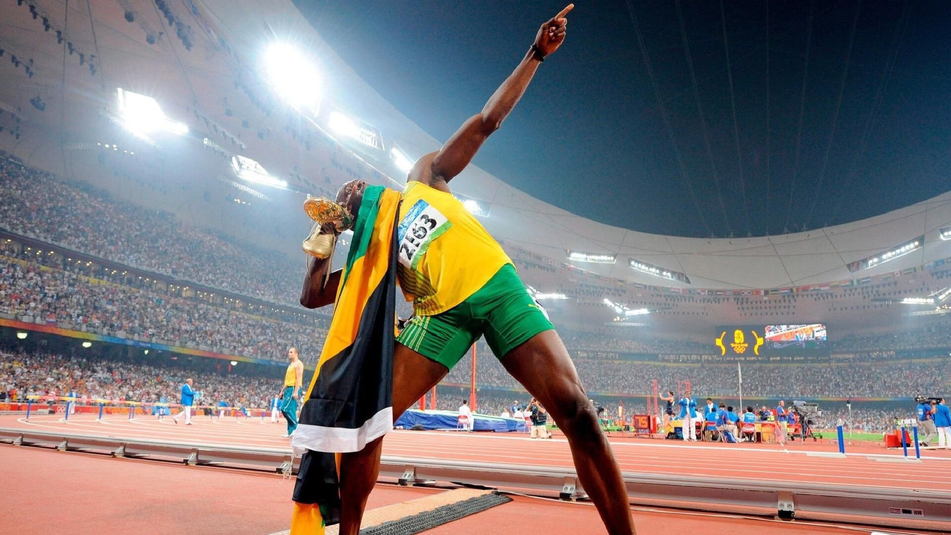 赛道之外,班凯罗的制胜之夜