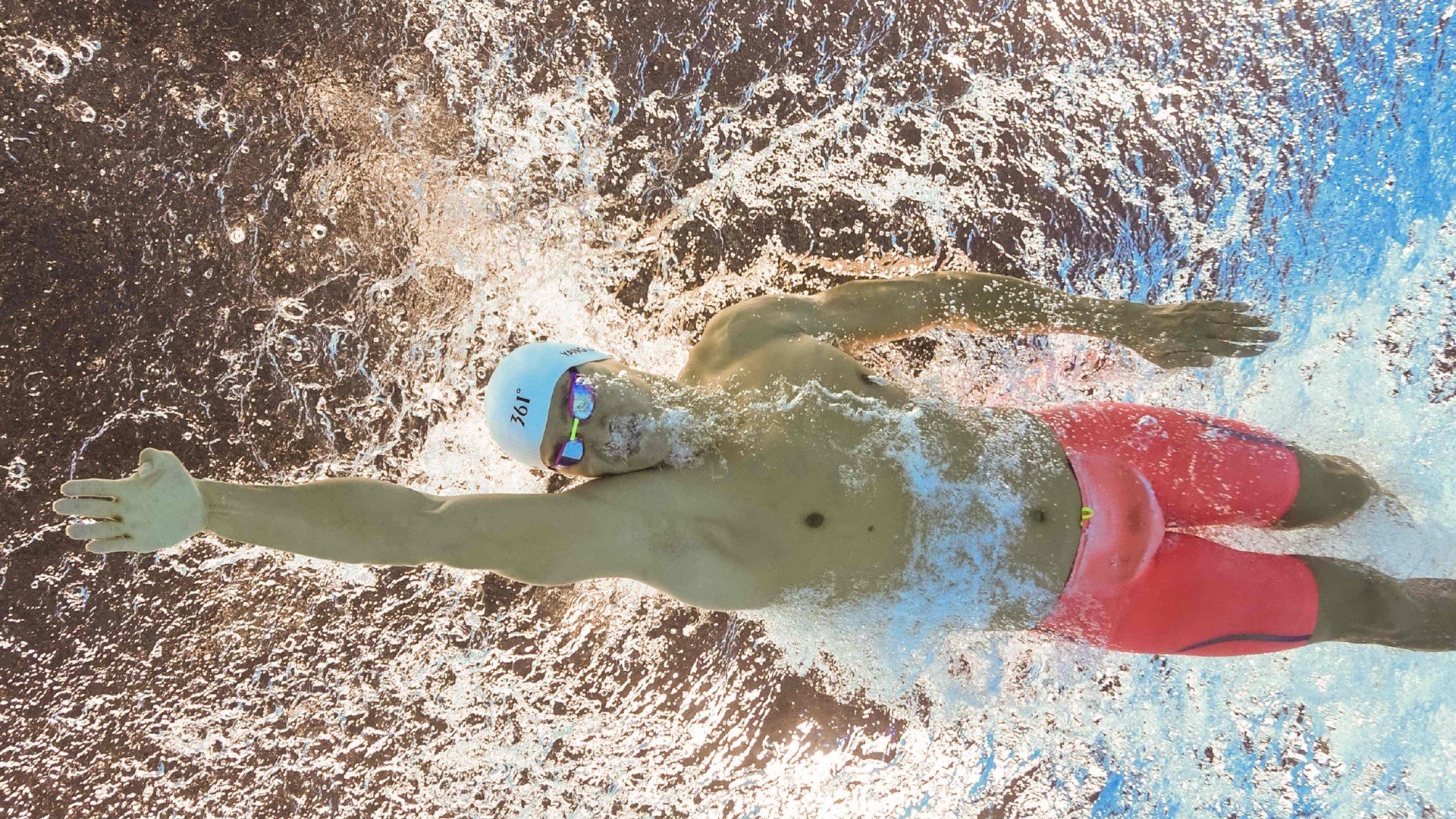 桑巴绝杀与红魔烈焰，当巴西利刃刺穿拜仁，拉什福德点燃足球之夜